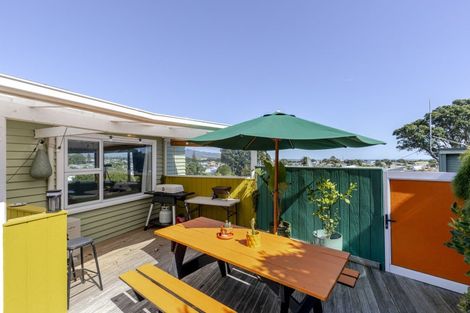 Photo of property in 5 Scott Street, Moturoa, New Plymouth, 4310