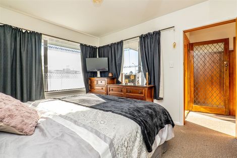 Photo of property in 21 Walcot Street, Bromley, Christchurch, 8062