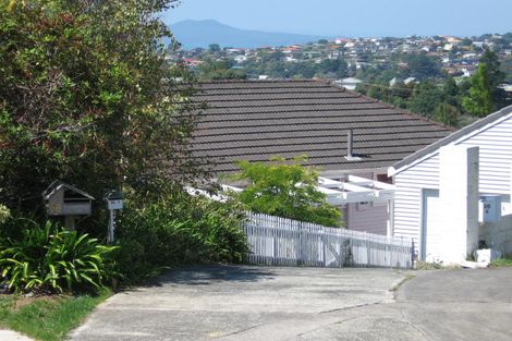 Photo of property in 1/18 Limmer Place, Browns Bay, Auckland, 0632