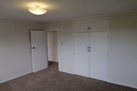 Photo of property in 2/3 Butterworth Drive, Glendene, Auckland, 0602