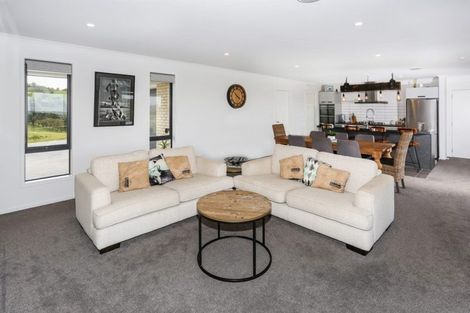 Photo of property in 23 Bird Road, Otaua, Waiuku, 2682