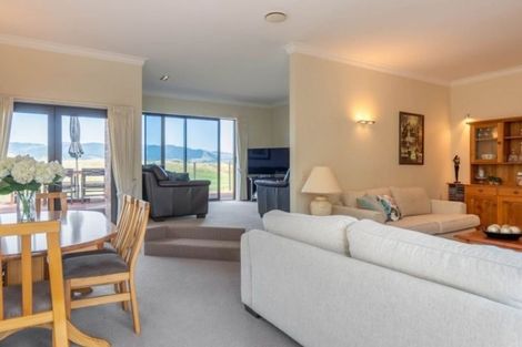 Photo of property in 58 Golf Road, Paraparaumu Beach, Paraparaumu, 5032