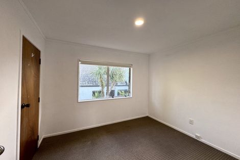 Photo of property in 2/144 Bradbury Road, Botany Downs, Auckland, 2010