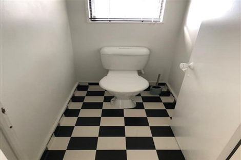 Photo of property in 2/61 Weldene Avenue, Glenfield, Auckland, 0629