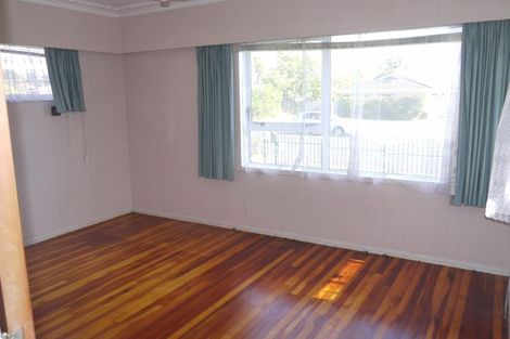 Photo of property in 11 Wells Road, Bucklands Beach, Auckland, 2012