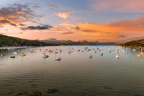 Photo of property in 10/45 Beach Road, Waikawa, Picton, 7220