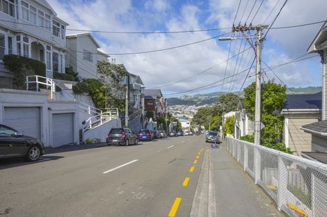 Photo of property in 71 Hawker Street, Mount Victoria, Wellington, 6011