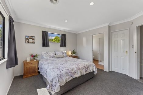 Photo of property in 10 Carlow Grove, Birchville, Upper Hutt, 5018