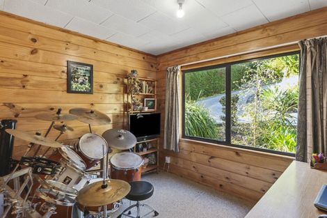 Photo of property in 240 Huia Street, Waikanae, 5391