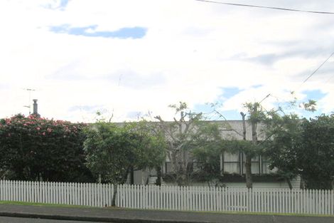 Photo of property in 195 Waimumu Road, Massey, Auckland, 0614