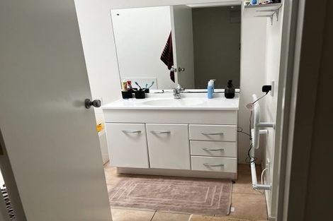 Photo of property in 2/1-5 Gleanor Avenue, Oteha, Auckland, 0632