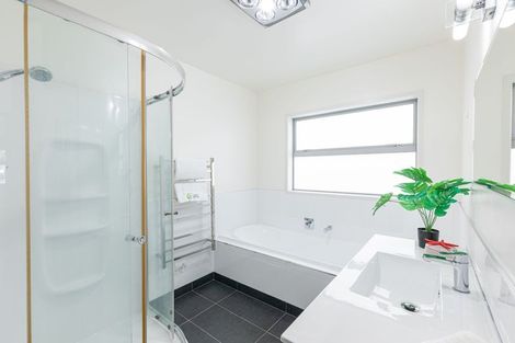 Photo of property in 16a Capricorn Place, Browns Bay, Auckland, 0630
