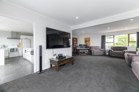 Photo of property in 207 Te Atatu Road, Te Atatu South, Auckland, 0610