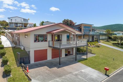 Photo of property in 208 Russell Bruce Place, Onemana, Whangamata, 3691