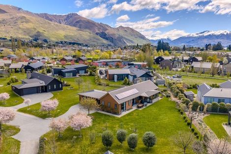 Photo of property in 5 Parkview Street, Wanaka, 9382