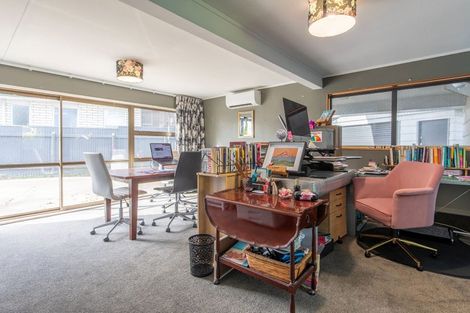 Photo of property in 8 Holdsworth Avenue, Milson, Palmerston North, 4414