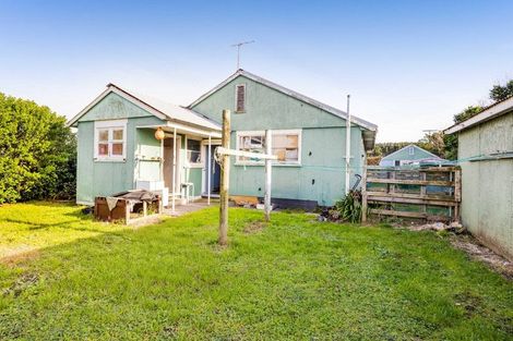 Photo of property in 244 Egmont Street, Patea, 4520