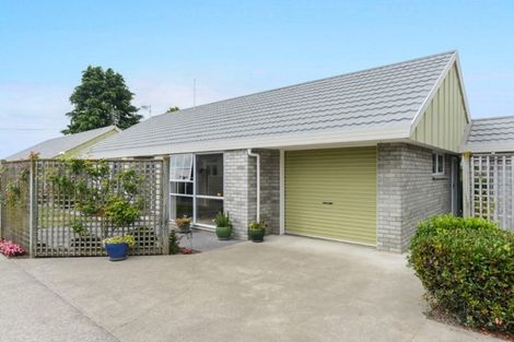 Photo of property in 2/102 Terrace Road, Parkvale, Hastings, 4122