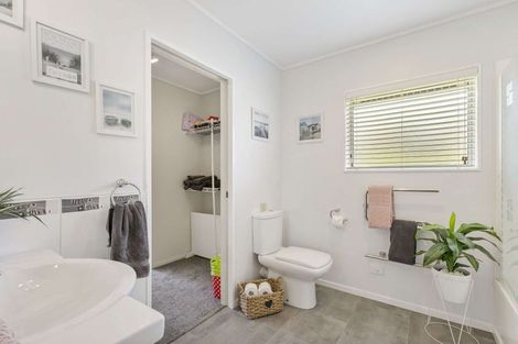 Photo of property in 37 Serene Place, Gulf Harbour, Whangaparaoa, 0930