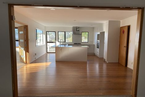 Photo of property in 23a Korotaha Terrace, Rothesay Bay, Auckland, 0630