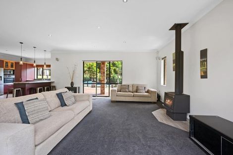 Photo of property in 30 Foster Road, Kumeu, 0891