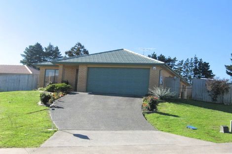 Photo of property in 10 Bohola Rise, Weymouth, Auckland, 2103