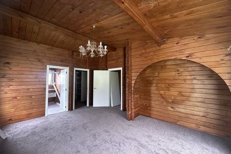 Photo of property in 137 Simpson Road, Henderson Valley, Auckland, 0614