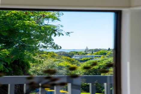 Photo of property in 2 Seaford Place, Murrays Bay, Auckland, 0630