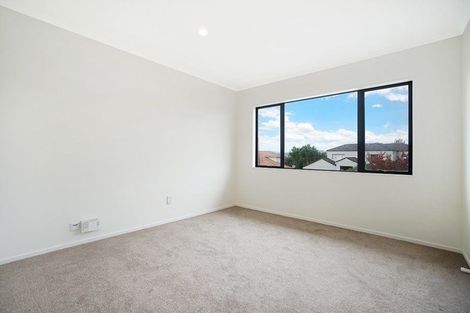 Photo of property in 20 Speyside Crescent, Flat Bush, Auckland, 2016