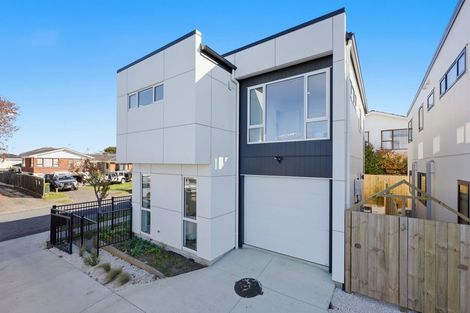 Photo of property in 33 Sorrel Crescent, Bucklands Beach, Auckland, 2012