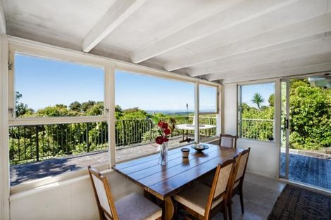 Photo of property in 453 Scenic Drive, Waiatarua, Auckland, 0612