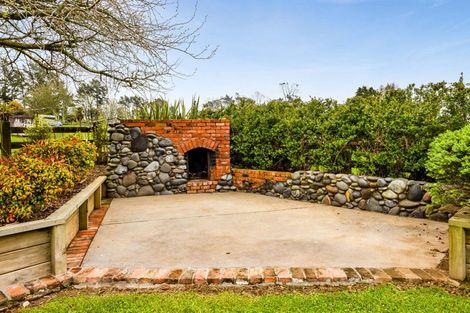 Photo of property in 8 Clearview Road, Lepperton, New Plymouth, 4373