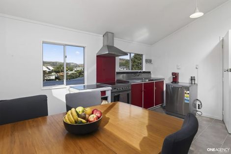 Photo of property in 71 Larsen Crescent, Tawa, Wellington, 5028
