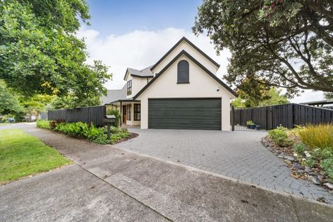 Photo of property in 88 Clifton Terrace, Fitzherbert, Palmerston North, 4410