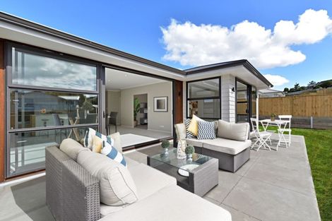 Photo of property in 22 Kukuwai Avenue, Red Beach, 0932