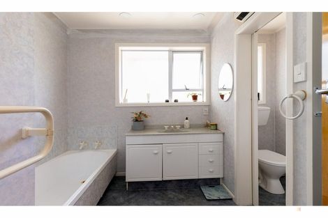 Photo of property in 76 Rhodes Street, Waimate, 7924