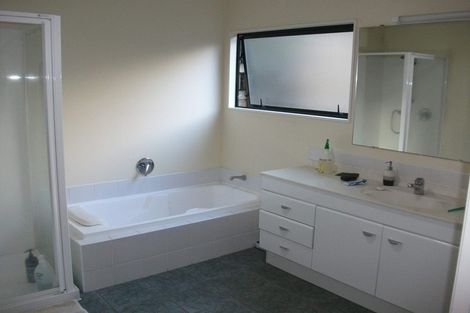 Photo of property in 14 St Clair Place, Browns Bay, Auckland, 0630