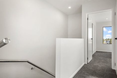 Photo of property in 2/1 Egremont Street, Belmont, Auckland, 0622