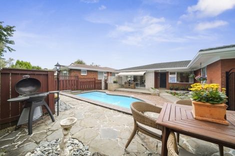 Photo of property in 8 Harford Place, Pakuranga Heights, Auckland, 2010