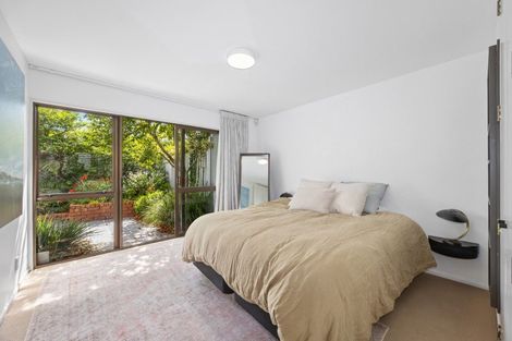 Photo of property in 75b Aikmans Road, Merivale, Christchurch, 8014