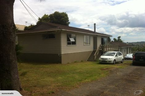 Photo of property in 2/244 East Coast Road, Forrest Hill, Auckland, 0620