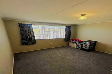 Photo of property in 50 Aniseed Grove, Timberlea, Upper Hutt, 5018