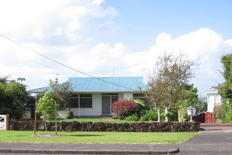 Photo of property in 34 Covil Avenue, Te Atatu South, Auckland, 0610