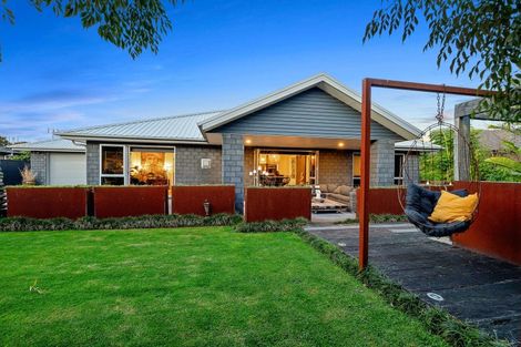 Photo of property in 10 Cooke Farm Grove, Waiwhakaiho, New Plymouth, 4312