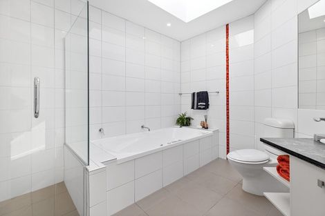 Photo of property in Alto Apartments, 4a/22 Telford Terrace, Oriental Bay, Wellington, 6011