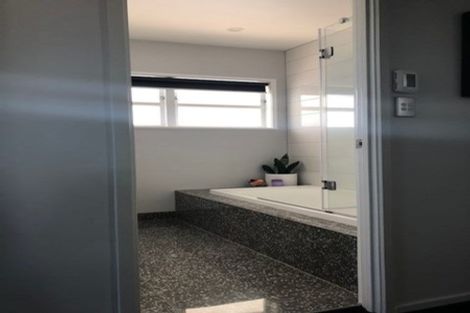 Photo of property in 94 Barrack Road, Mount Wellington, Auckland, 1060