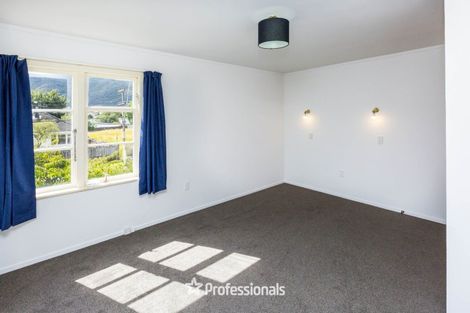 Photo of property in 161 Wellington Road, Wainuiomata, Lower Hutt, 5014