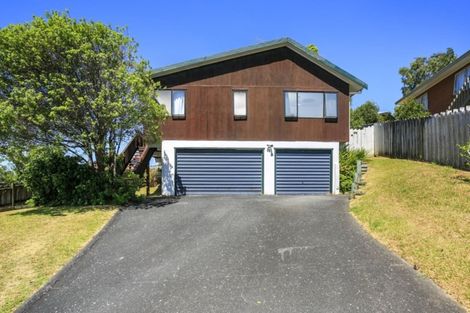 Photo of property in 10 Camilla Grove, Totara Vale, Auckland, 0629