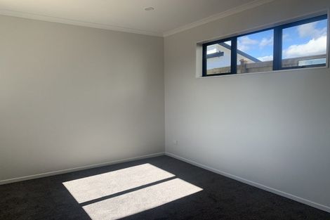 Photo of property in 16 Noia Way, Karaka, Papakura, 2113