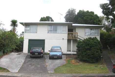 Photo of property in 28 Totaravale Drive, Totara Vale, Auckland, 0629